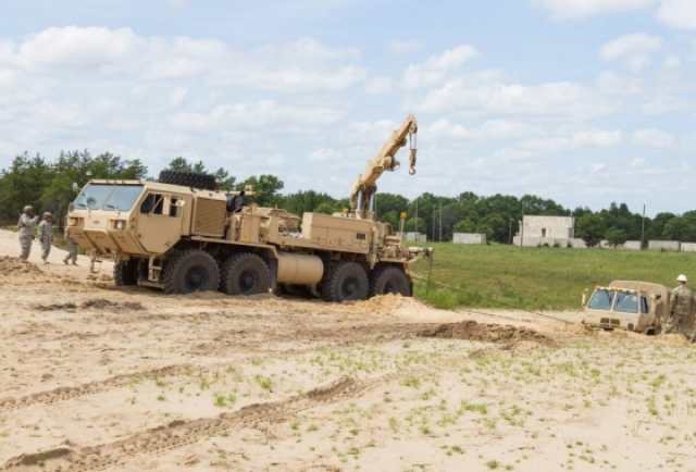 Україна отримала унікальні американські машини: ось як вони виглядають (відео)