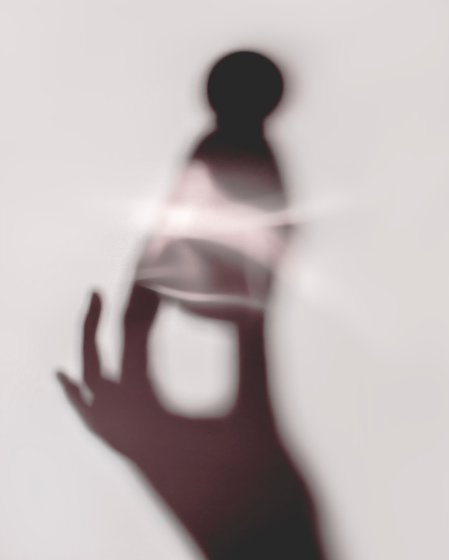 Кайли Дженнер представила свои дебютные "космические" духи (фото, видео)