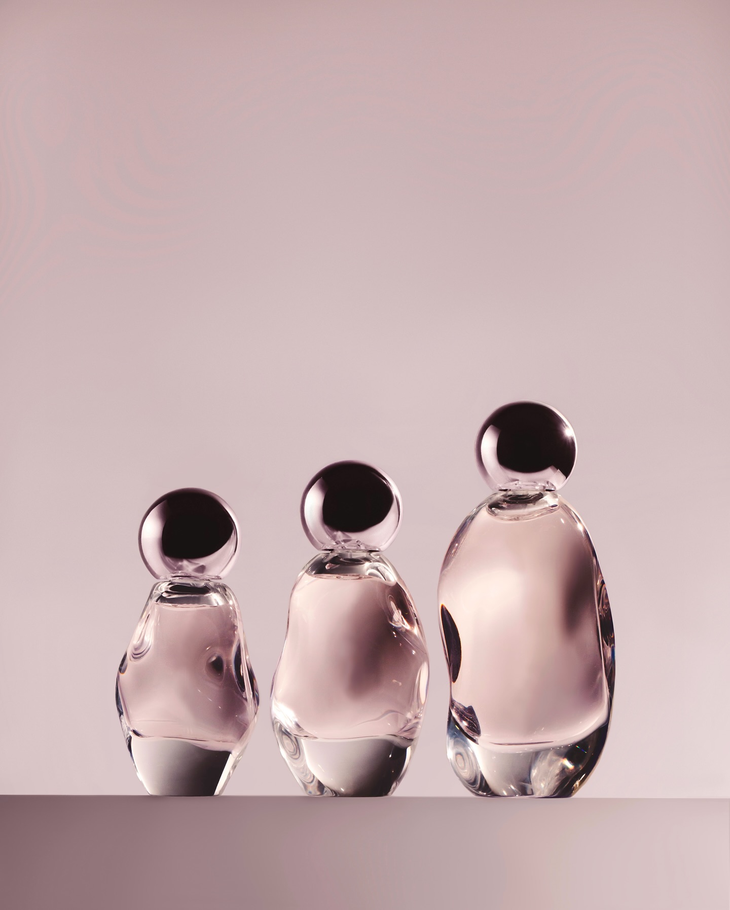 Кайли Дженнер представила свои дебютные "космические" духи (фото, видео)