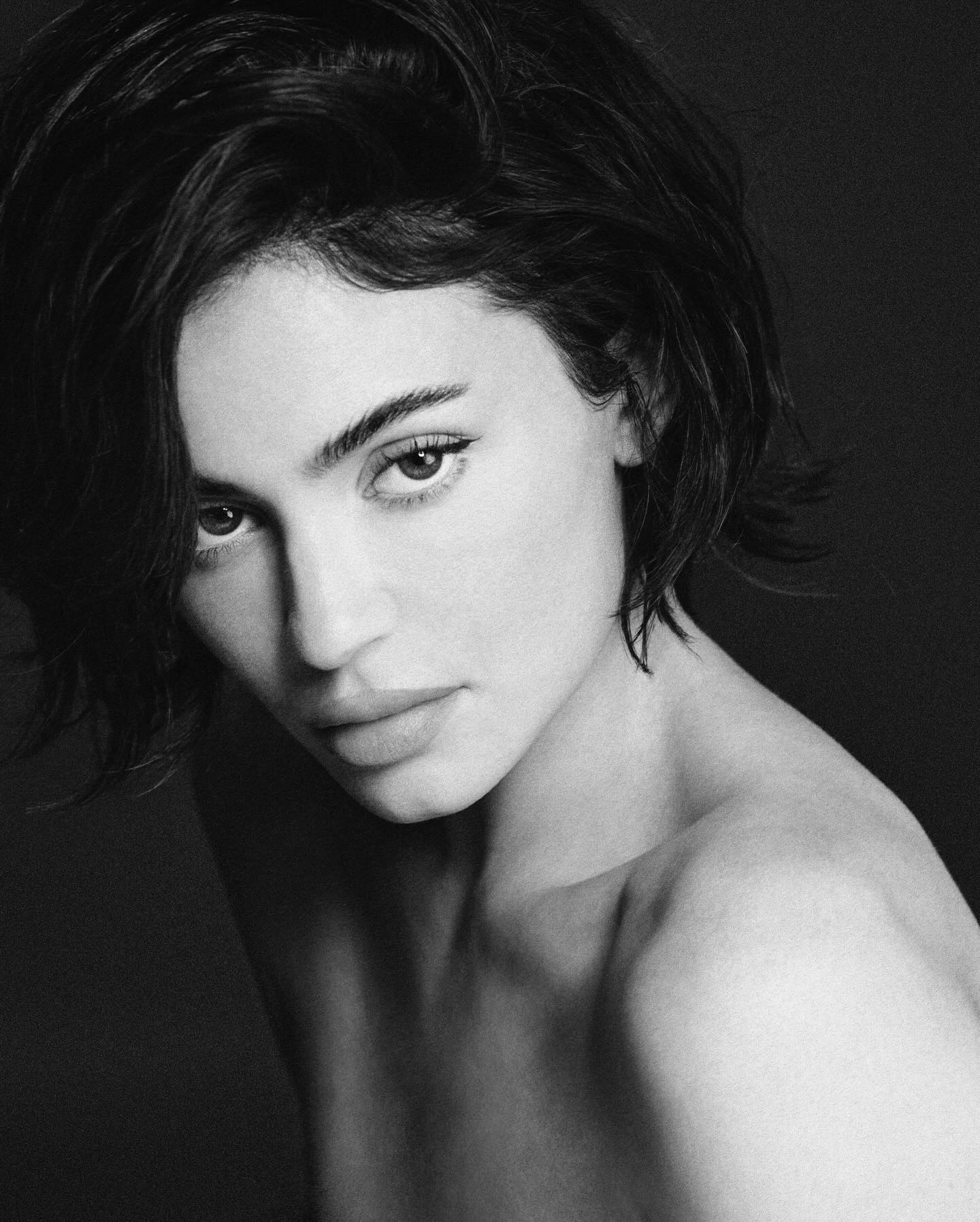 Кайлі Дженнер показала ідеальне тіло у нових відвертих образах (фото)