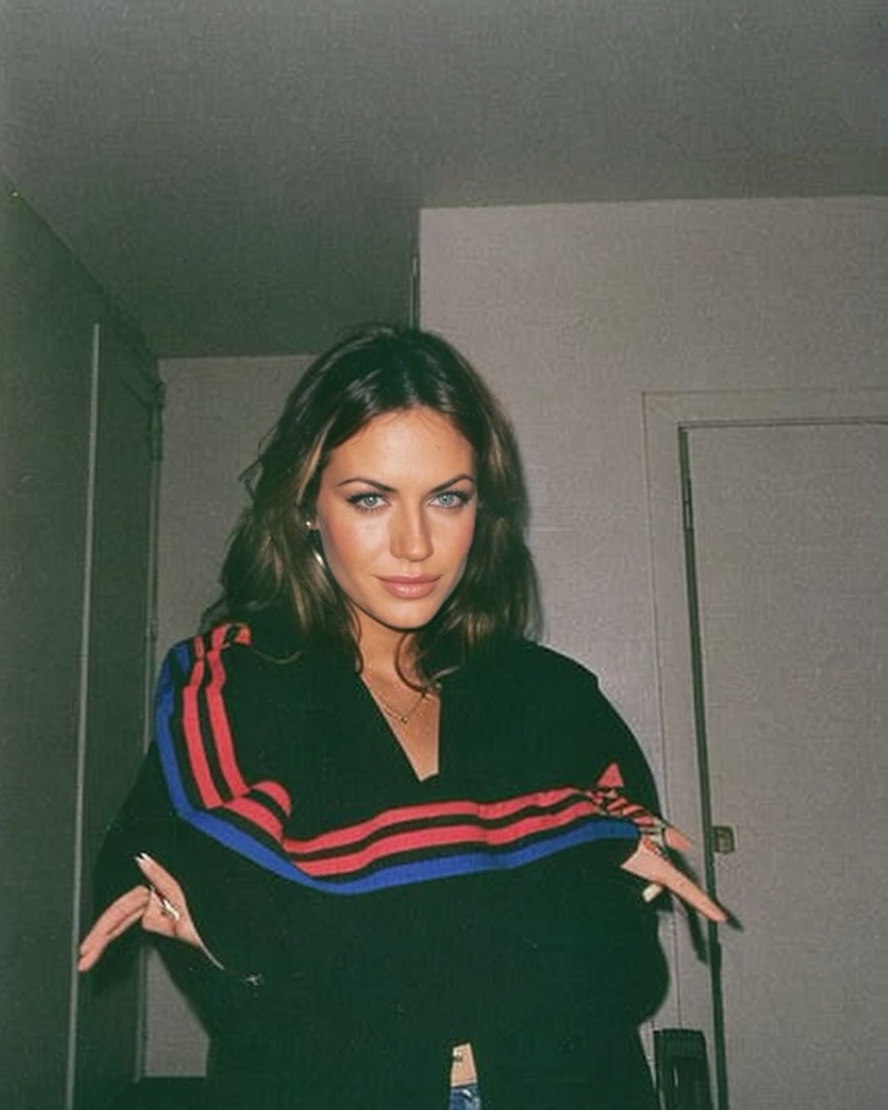 У стилі 90-х: українські зірки показали, якими їх бачить штучний інтелект (фото)