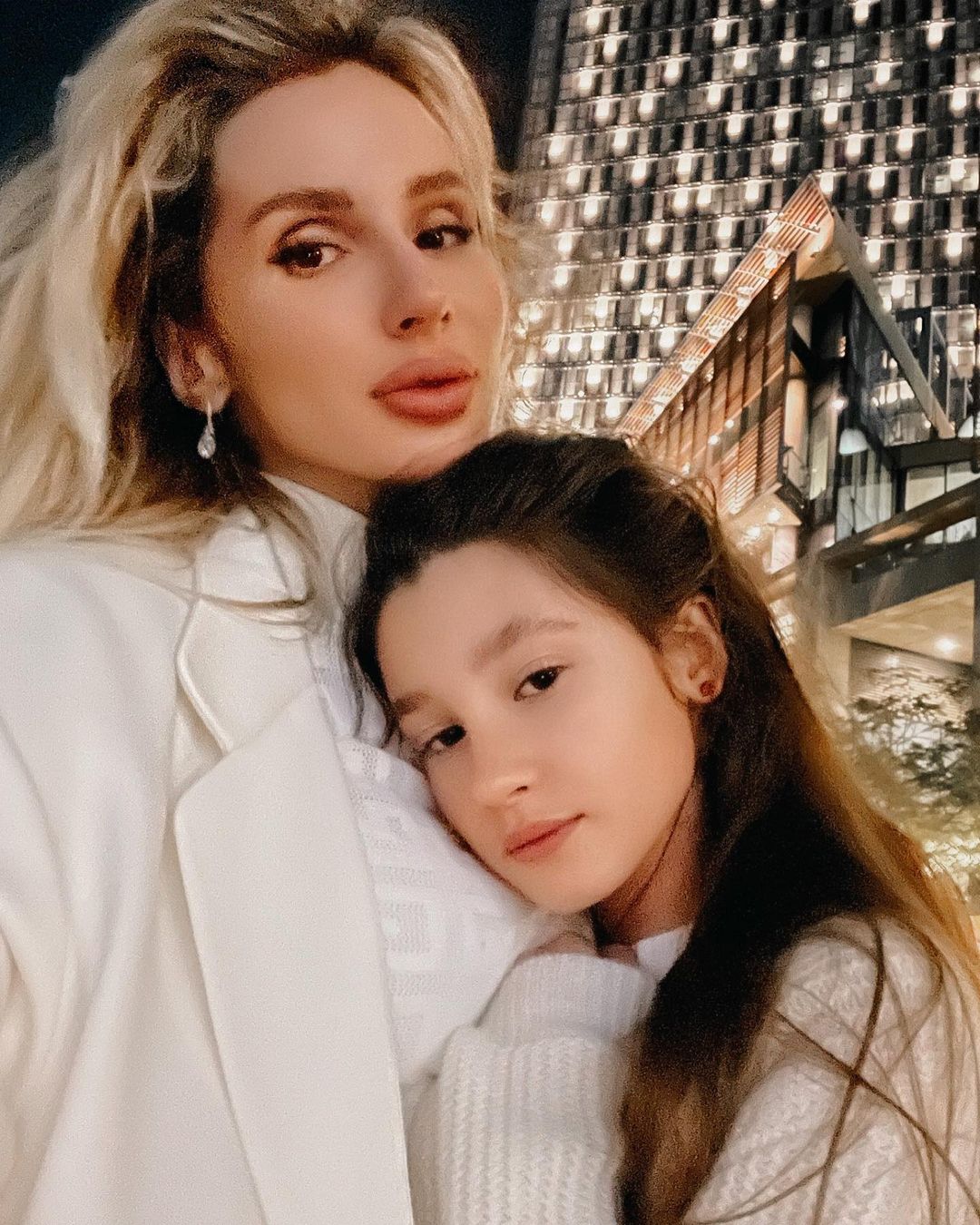 Время для семьи: Осадчая, Ребрик, Сумская и другие звезды на трогательных фото с родными