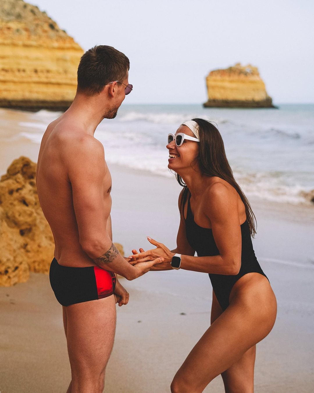 Марина Бех-Романчук привітала коханого з днем народження гарячими фото: "один з найпрекрасніших днів"