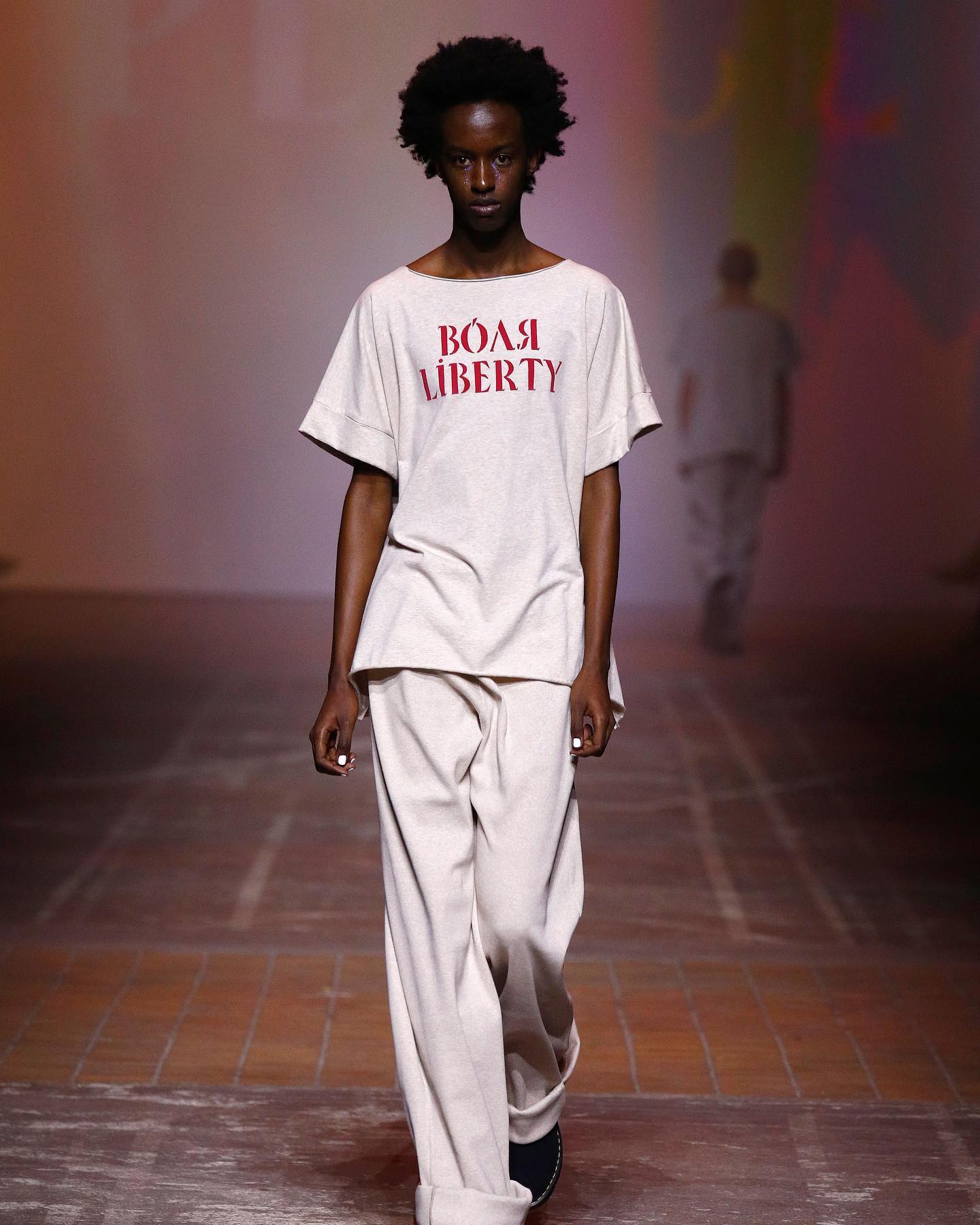 Футболка "як у Зеленського": як у світі поширюється тренд на все українське (фото)