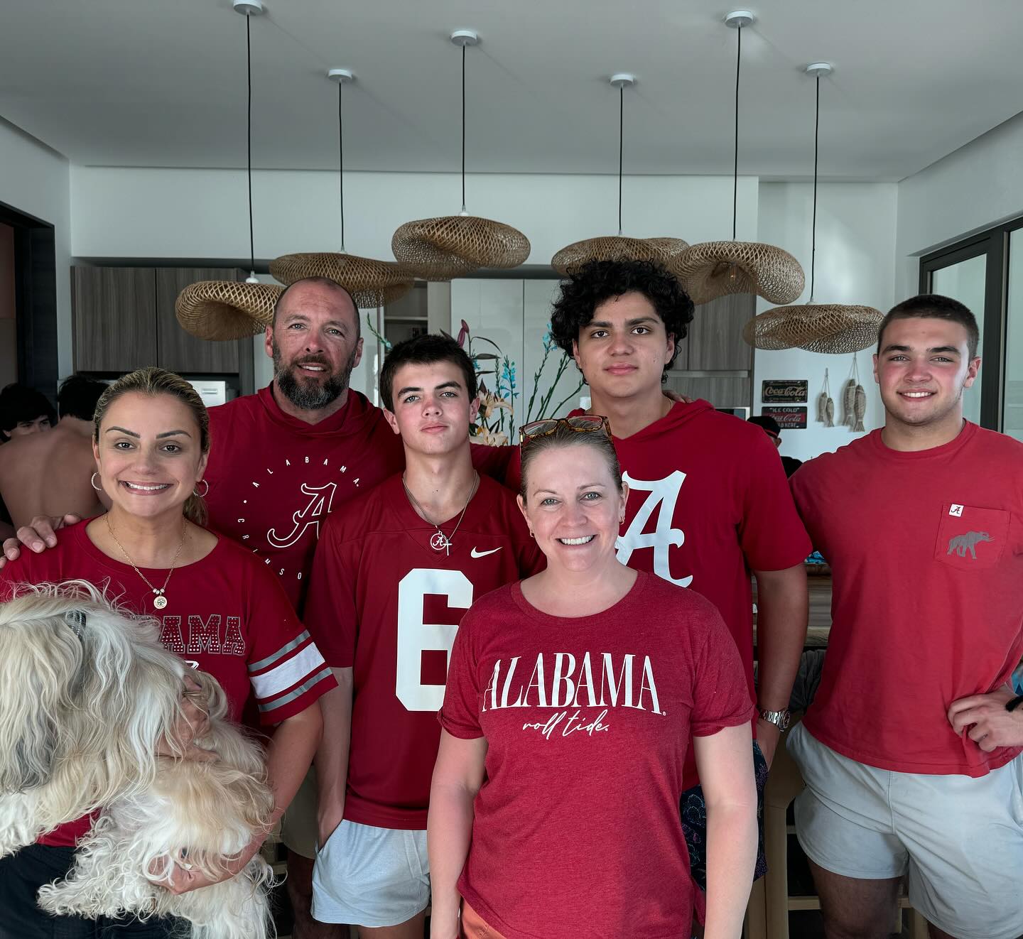 Не впізнати: який зараз вигляд має головна зірка серіалу "Сабріна - маленька відьма" (фото)