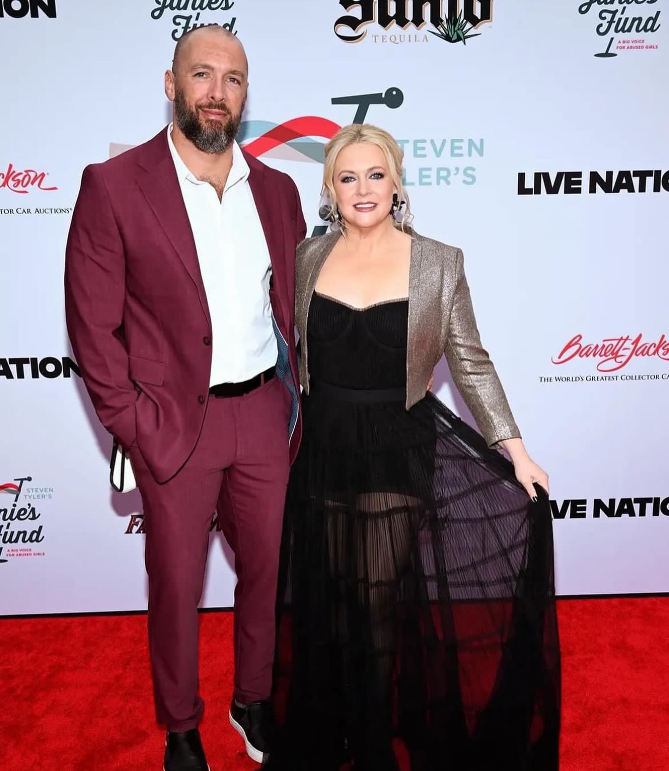 Не впізнати: який зараз вигляд має головна зірка серіалу "Сабріна - маленька відьма" (фото)