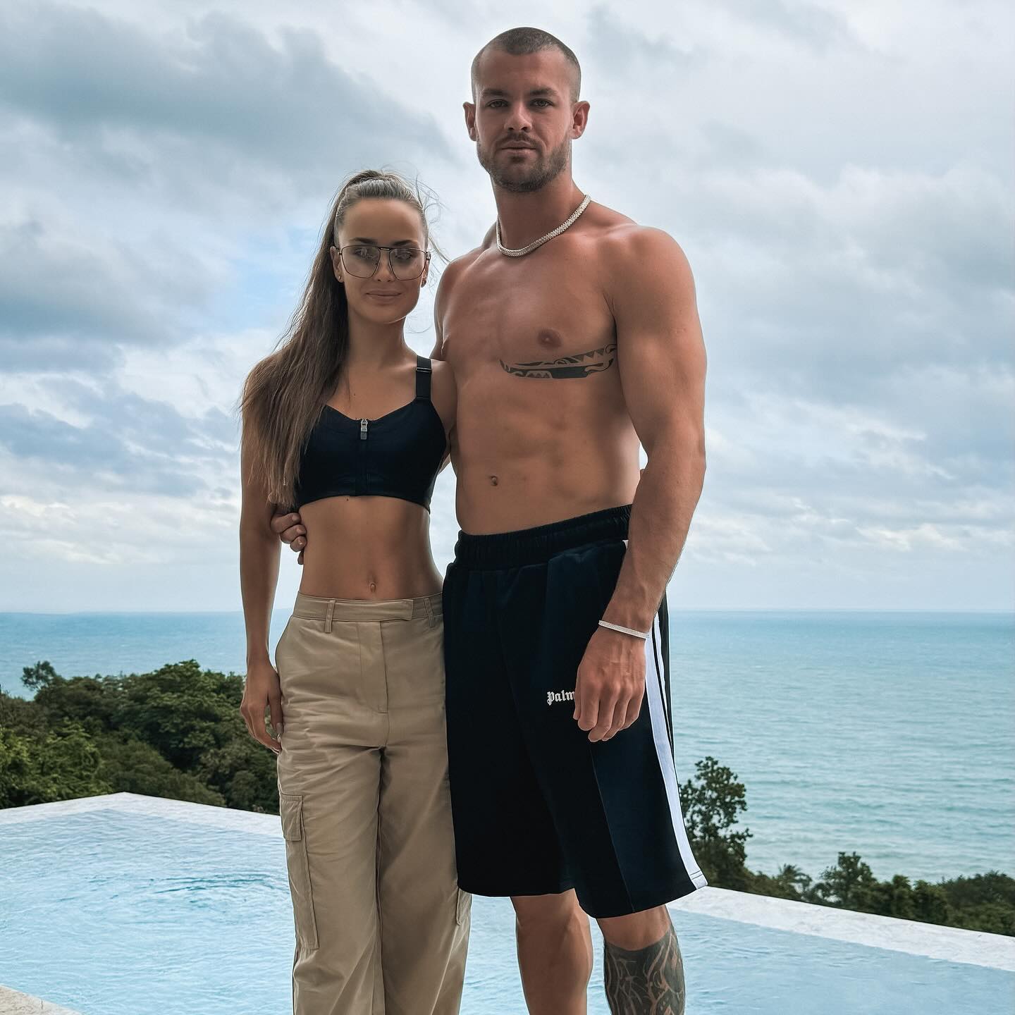 Ксения Мишина снова заговорила на русском и попала в скандал: детали