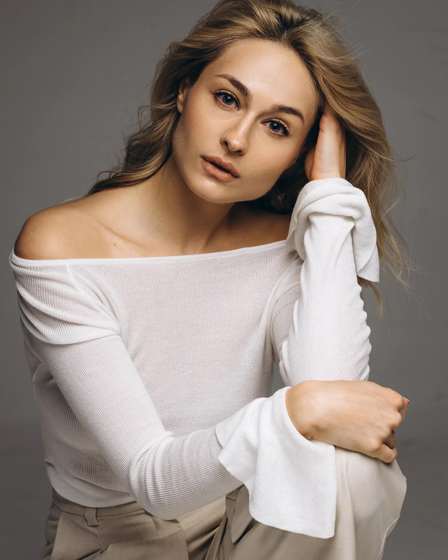 Популярная украинская актриса в новой фотосессии показала, как выглядит нежность (фото)