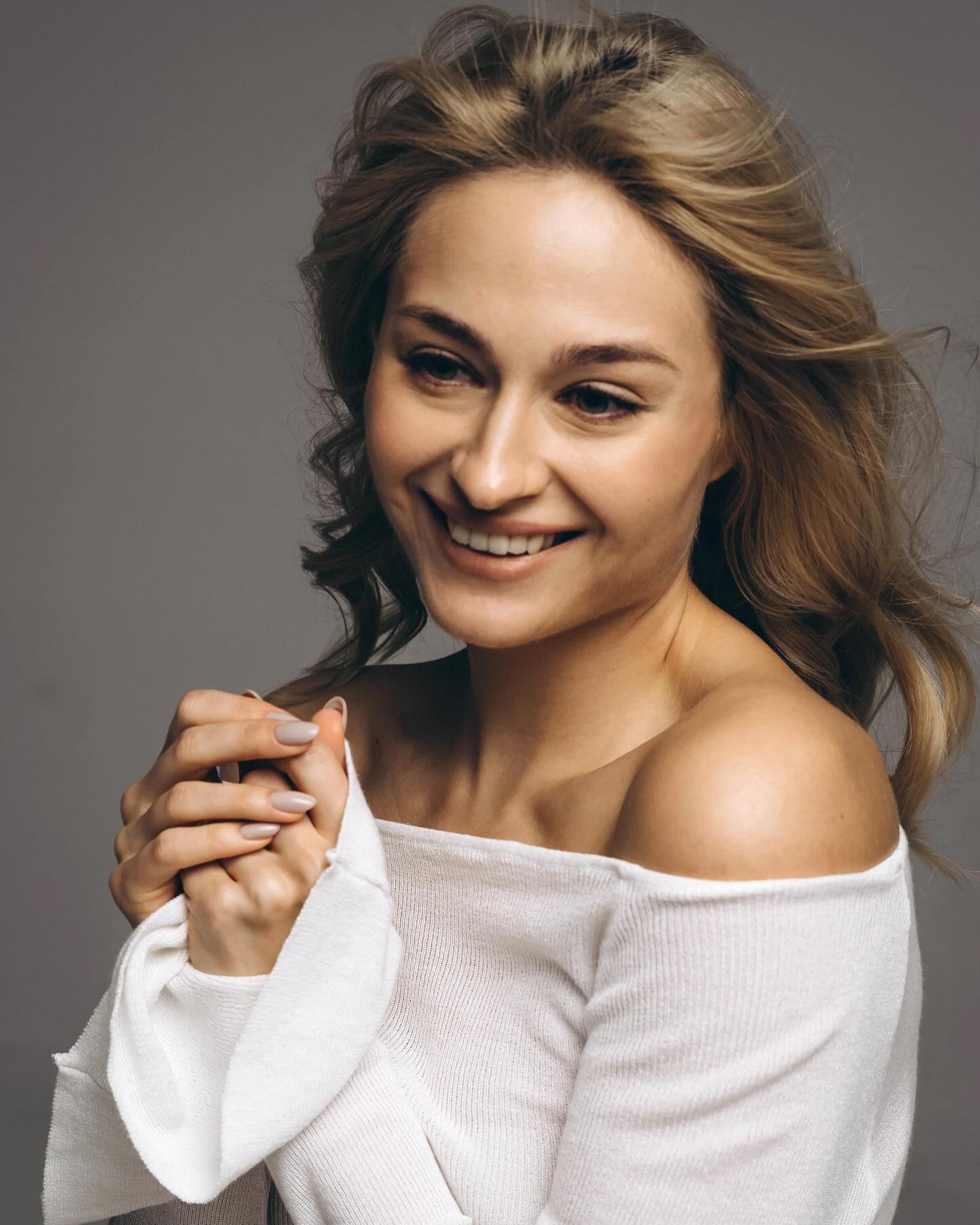 Популярная украинская актриса в новой фотосессии показала, как выглядит нежность (фото)