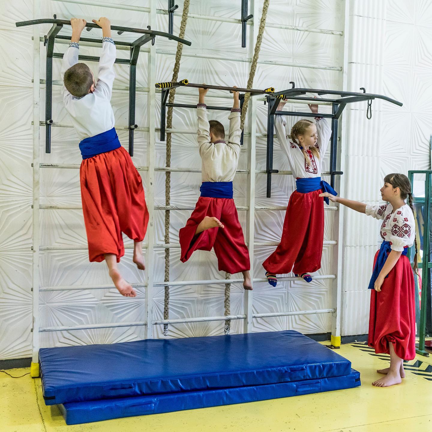 Фотопроект The New York Times о том, как живут украинцы на фоне агрессии РФ. Без скандала не обошлось