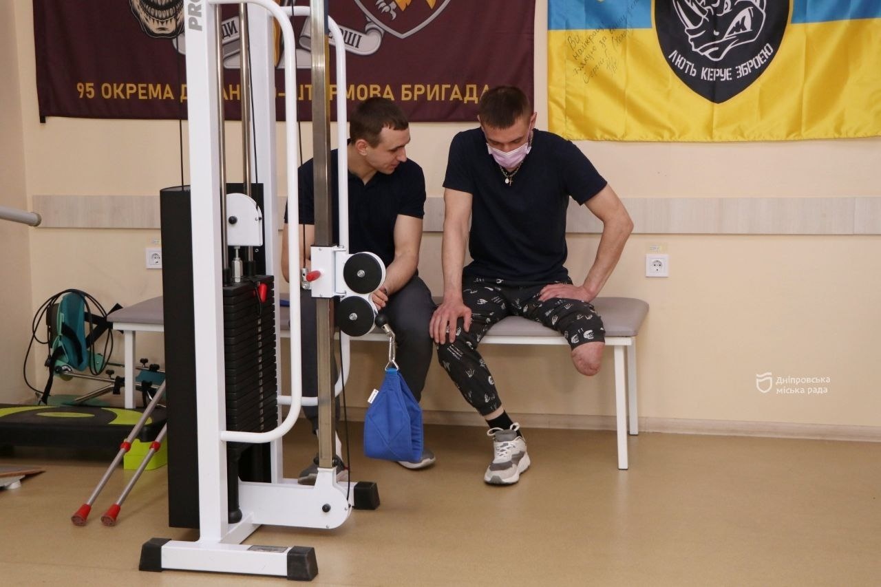 Реабілітаційний центр Дніпра лікує військових після важких поранень
