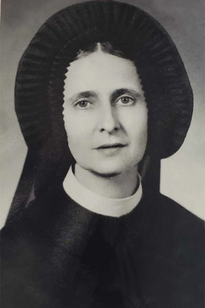 Отримала благословення Папи та фанатка футболу: що відомо про нову найстаршу жінку у світі