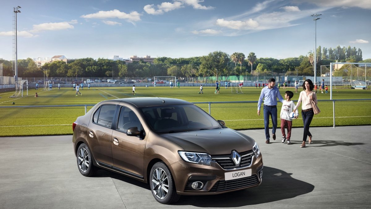 Как выбрать бюджетный седан с пробегом: Renault Logan против Peugeot 301.  Читайте на UKR.NET