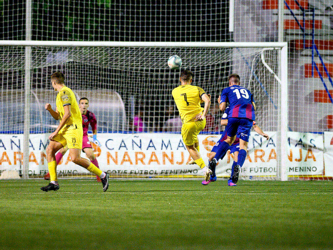 Козловський закликав клуби УПЛ безкоштовно віддати права на трансляції національним каналам