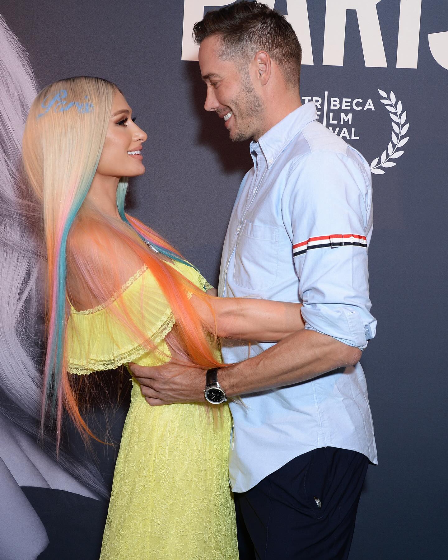 Пэрис Хилтон трогательно обратилась к мужу и показала нежные поцелуи: что за повод (фото)