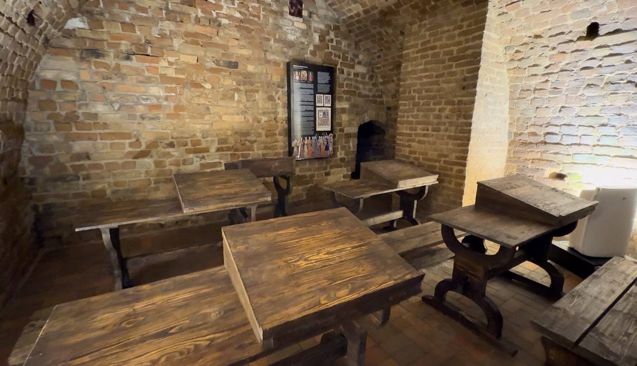 Смотрите, как выглядит укрытие в Луцке, которое обустроили в подземелье XIV века