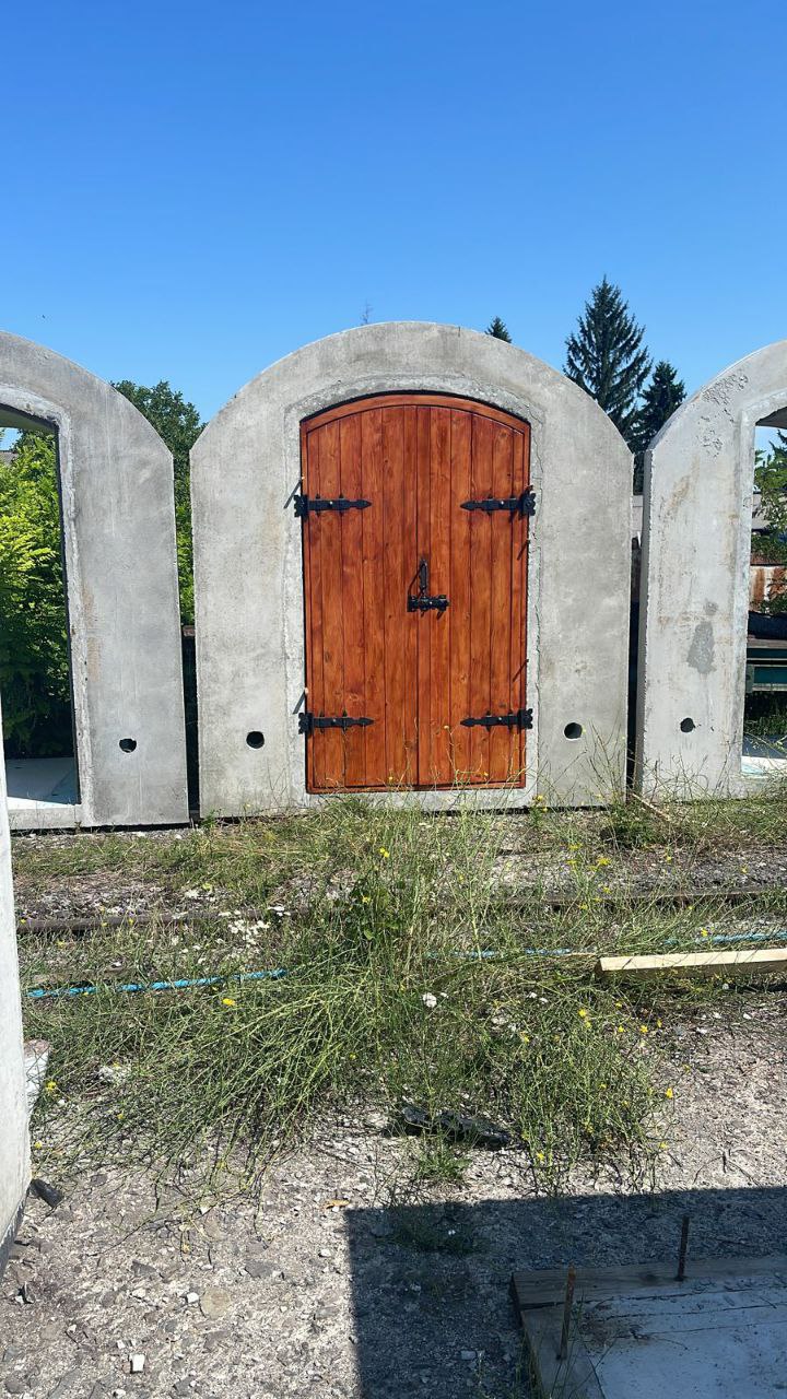 В Україні почали встановлювати унікальні укриття з бетону, як у протиядерних бункерах (фото)