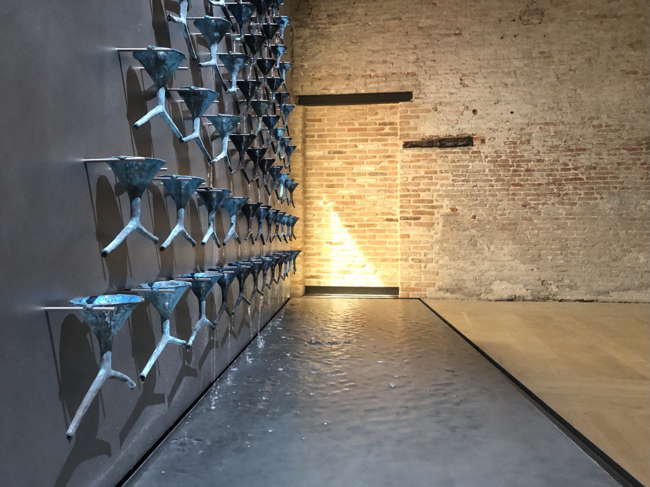 "Ідея Росії - знищити нашу культуру": художник Павло Маков представив Україну на Венеціанській Бієнале