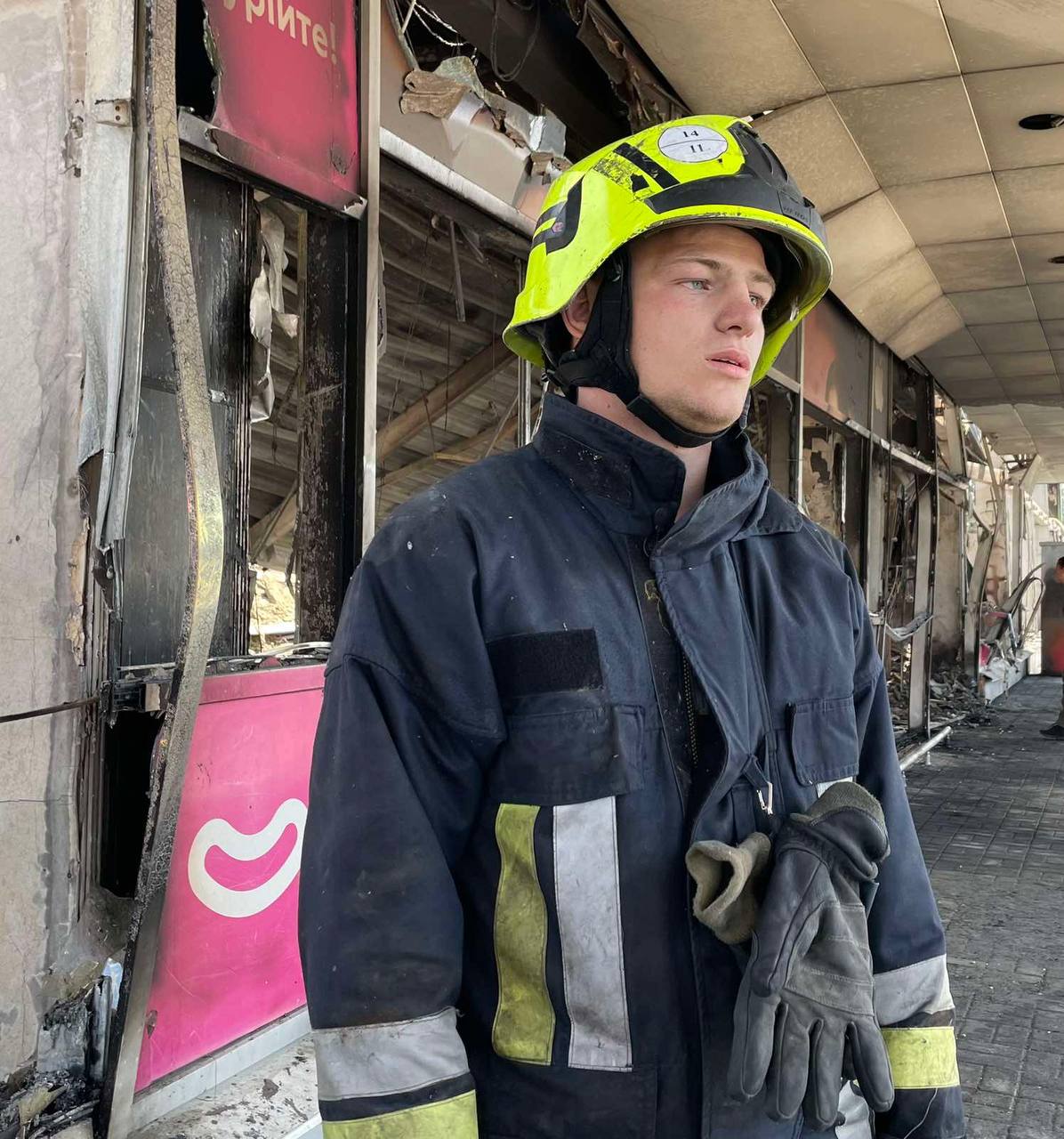 "Спас человека и понял, что я на своем месте". Пожарный Владислав Гела о спасении жизней и работе после ракетных ударов РФ