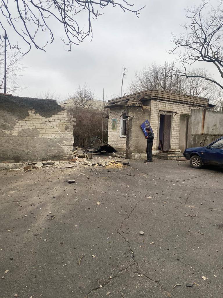 Росіяни обстріляли населений пункт у Херсонській області: є загибла та поранені