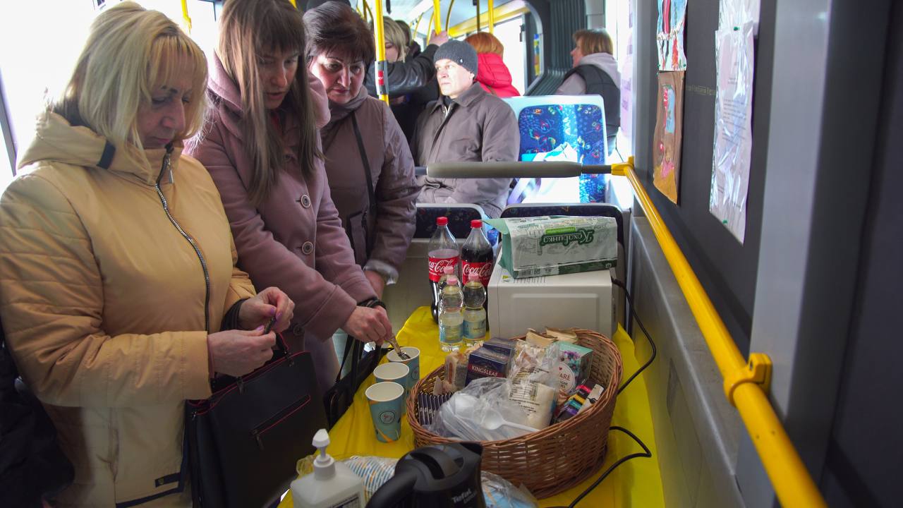 В Киеве создали "Пункт незламності" на базе автобуса: как он выглядит и чем уникален (фото, видео)