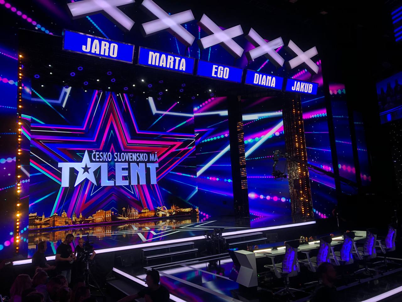 Низкие зарплаты и "ненужные" дипломы. Почему украинцам сложно найти работу за границей