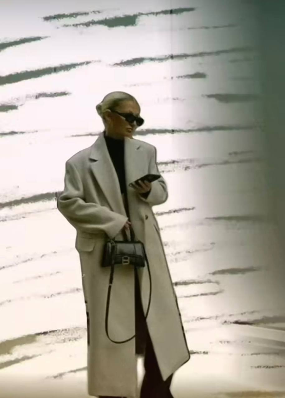 Андре Тан назвал главные тренды верхней одежды: фотоподборка