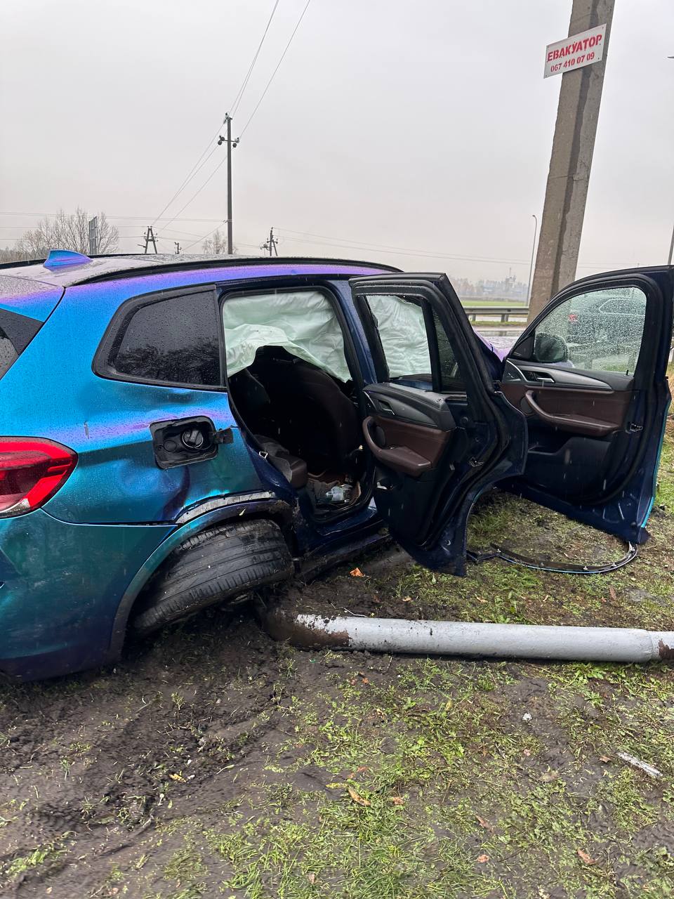 Известный украинский блогер попал в жесткую аварию: фото с места происшествия