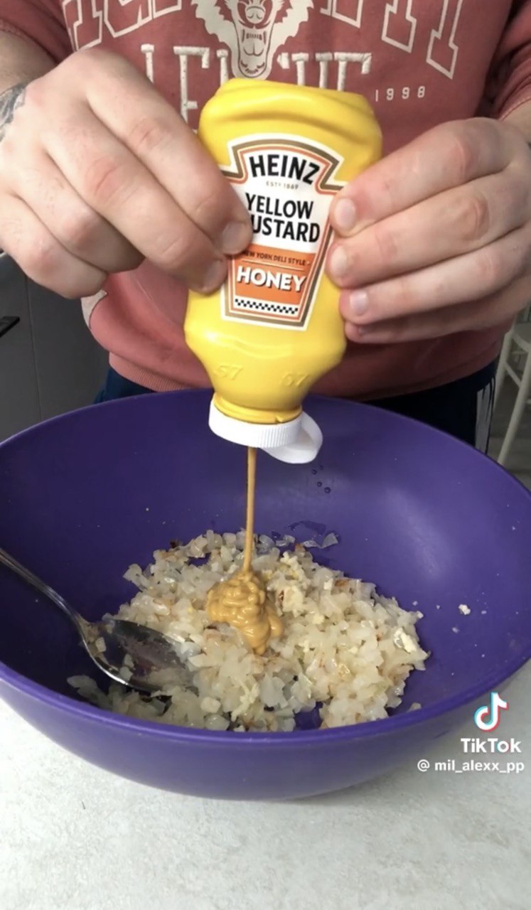 Жарить не нужно: как приготовить вкусные котлеты по-немецки (видео)