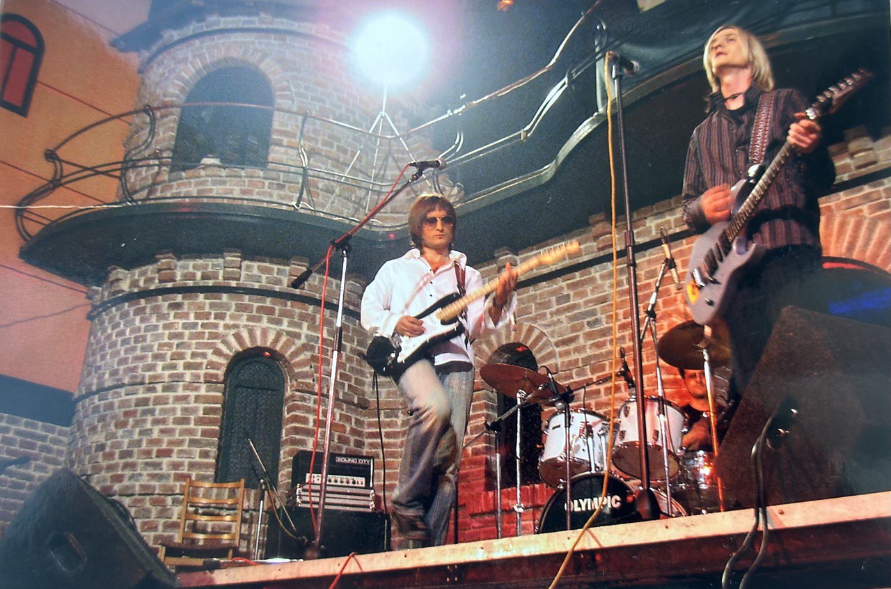 "Мелодії та ритми спальних районів": культовий український гурт випустив альбом, який "пилився" 25 років