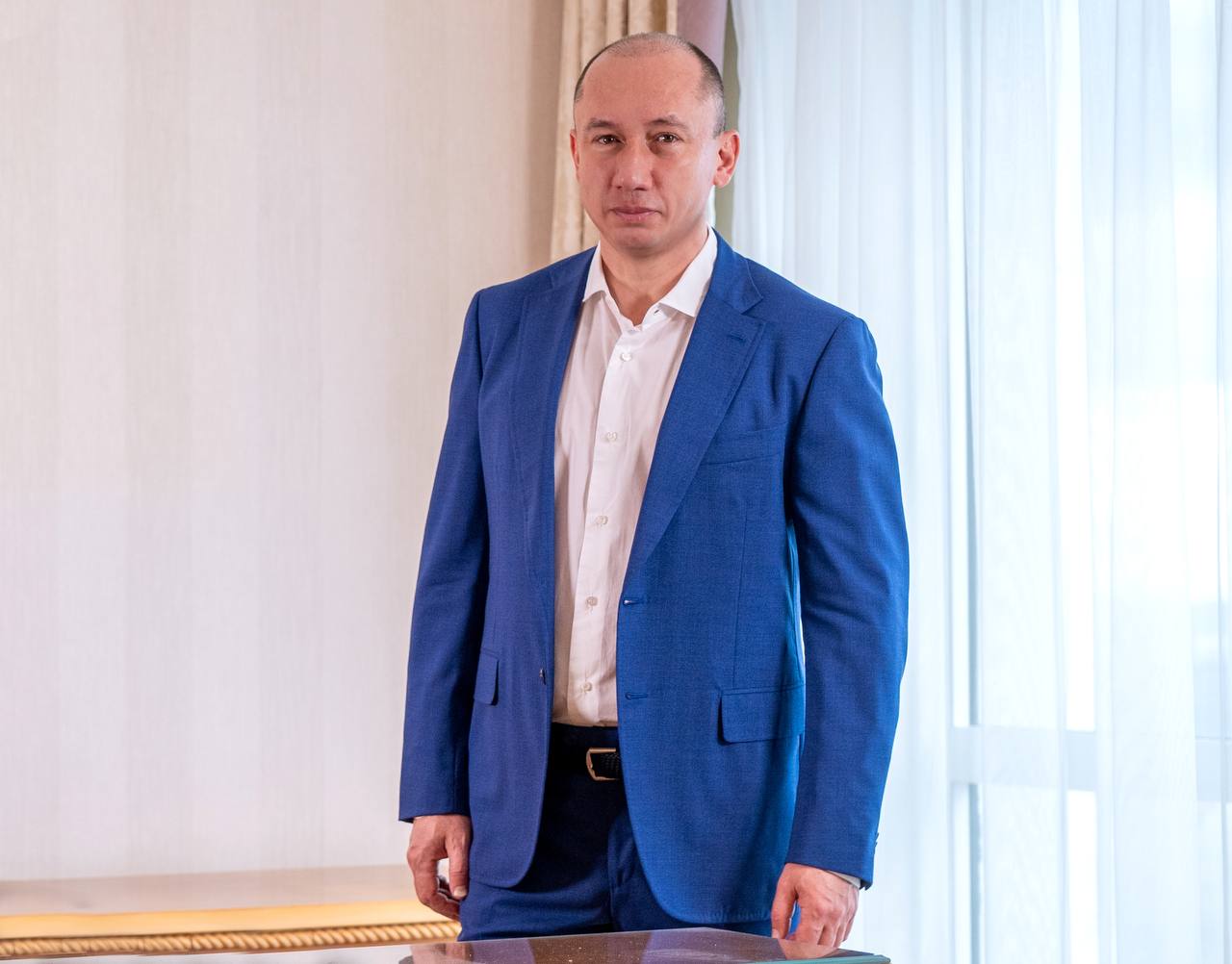 Денис Парамонов