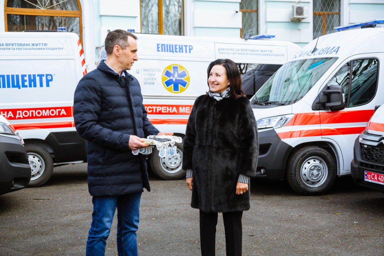 Эпицентр передал украинским медикам уже 50 реанимобиле