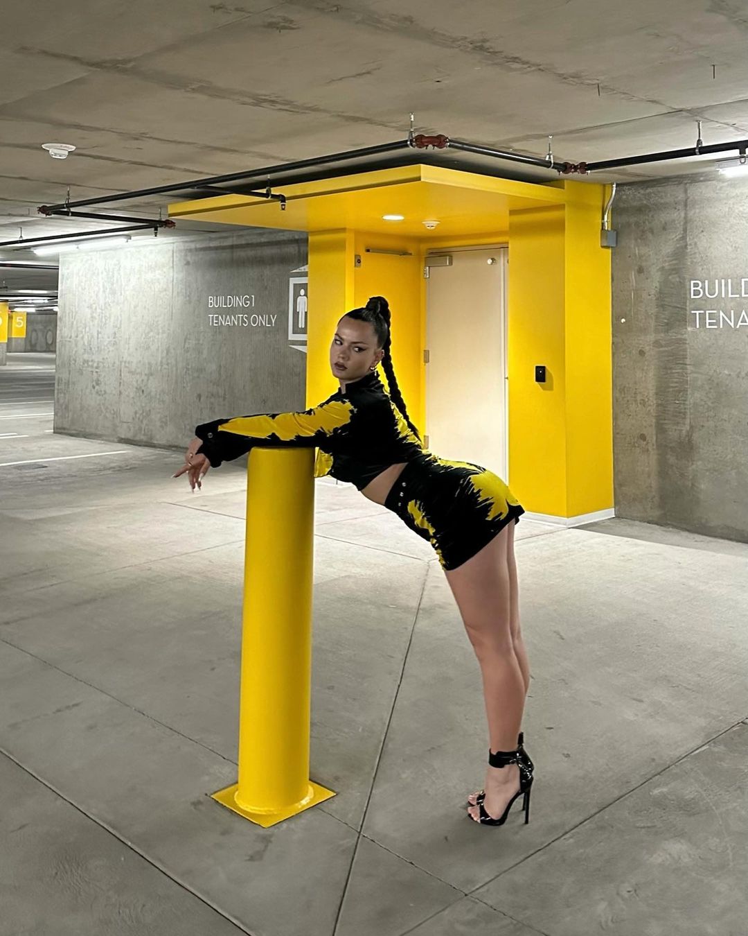 370 тисяч і "герой Донбасу". Чому росіяни так хочуть Джонні Деппа, хоча він їх зневажає