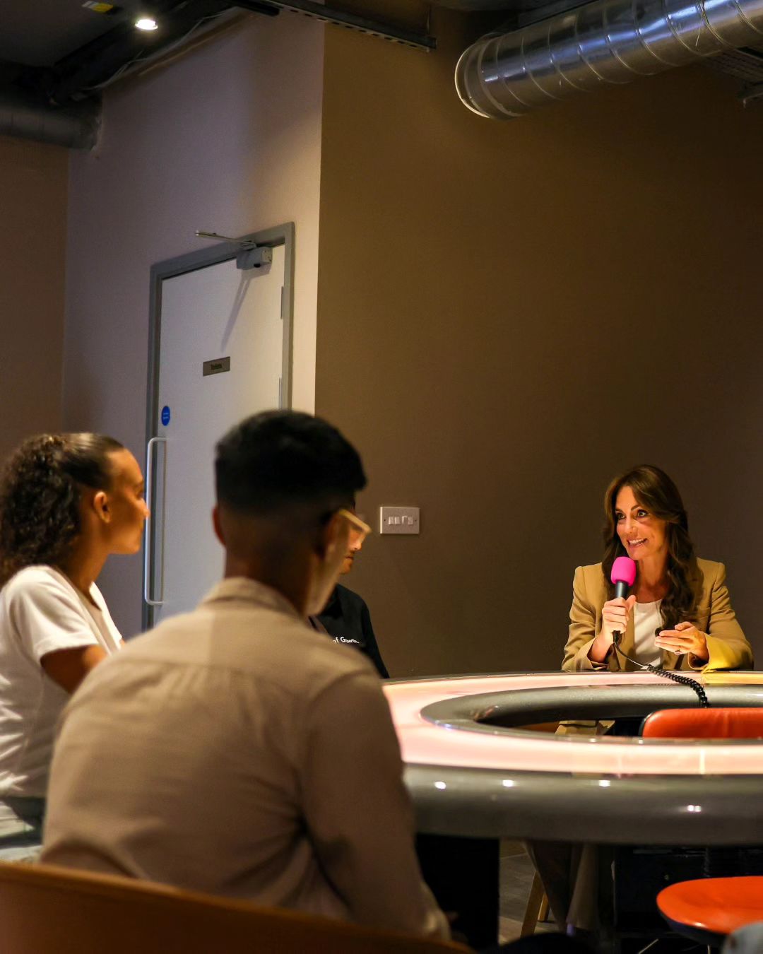 Кейт Міддлтон втілила в життя забутий та елегантний образ принцеси Діани: його вартість вражає не менше