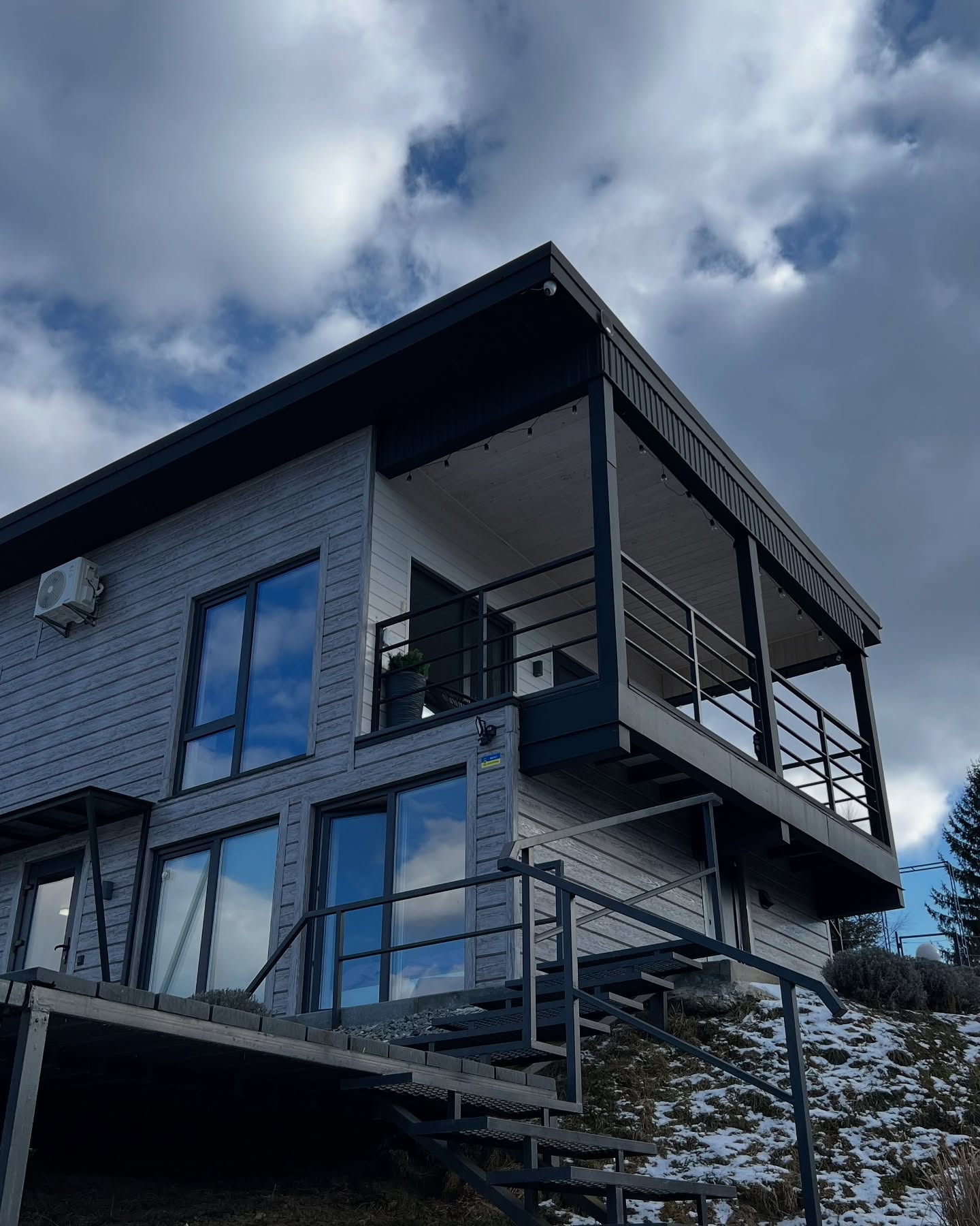 Весенние выходные в Карпатах: топ домов и коттеджей, где можно отдохнуть на природе