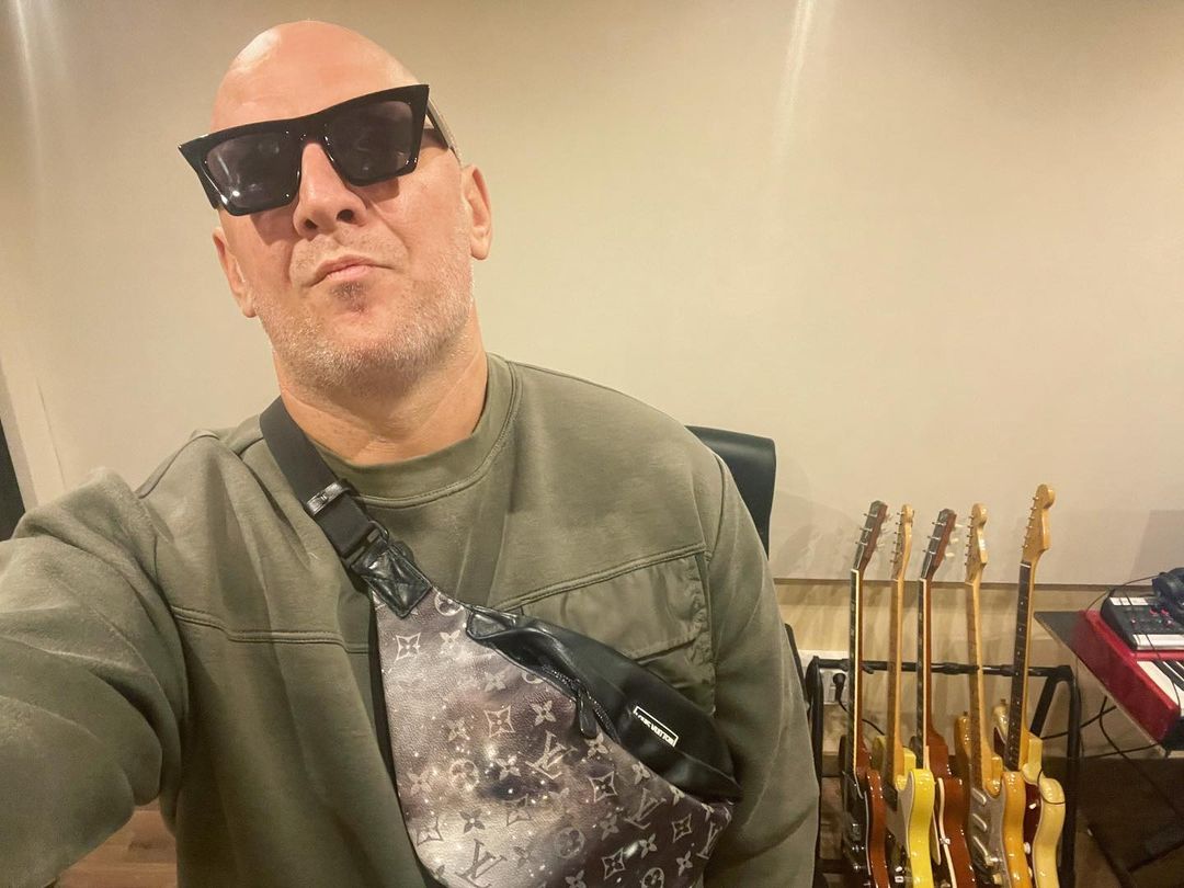 "Перевзулися" чи змінили переконання? Якими стали російськомовні українські зірки за рік війни