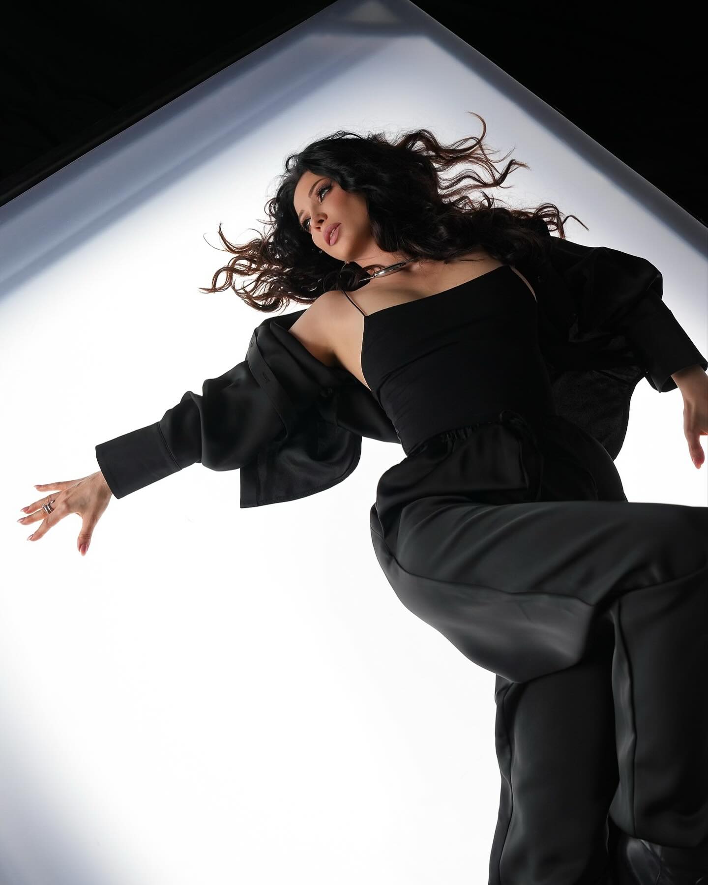 "Вічно юна" українська співачка зачарувала грацією в особливій фотосесії