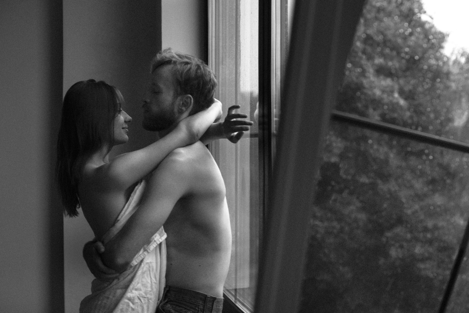 Психолог сказал, как сохранить страсть в длительных отношениях