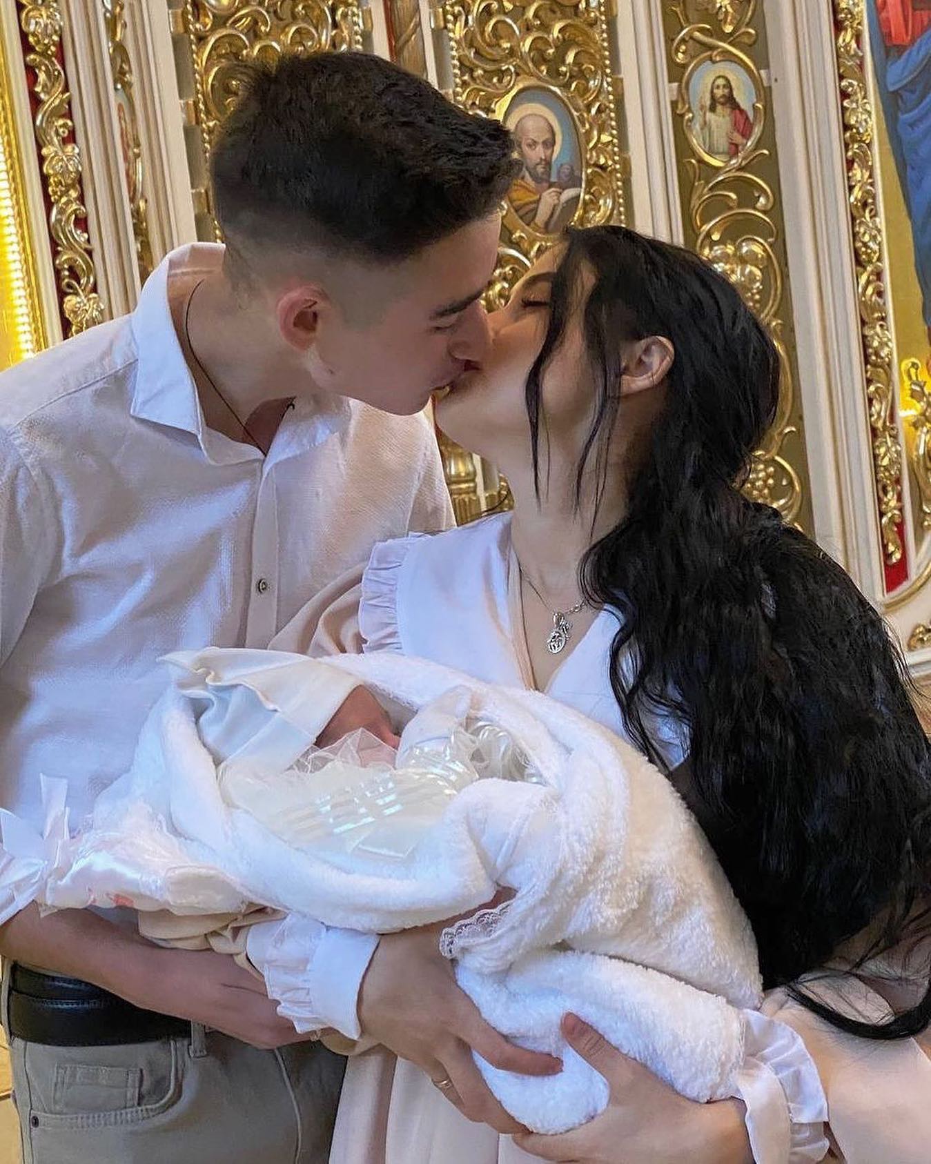 Матвиенко - в 17 лет, Павлик - в 18. Украинские звезды, рано ставшие родителями