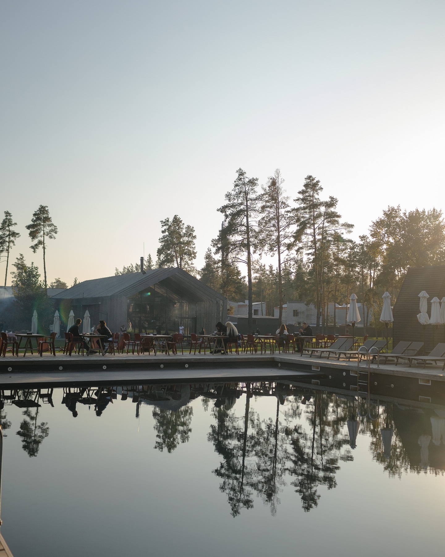 10 заміських будинків і комплексів для відпочинку під Києвом: скільки коштує оренда та як дістатися