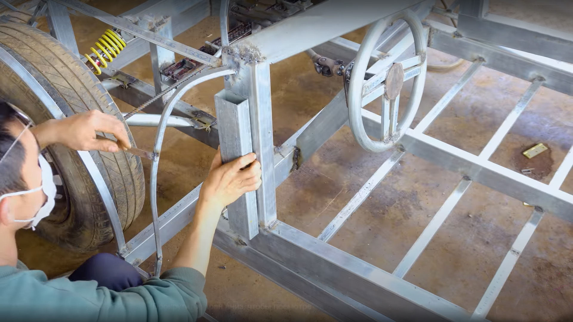 Из пластика и палок: вьетнамец построил копию суперкара Porsche из канализационных труб