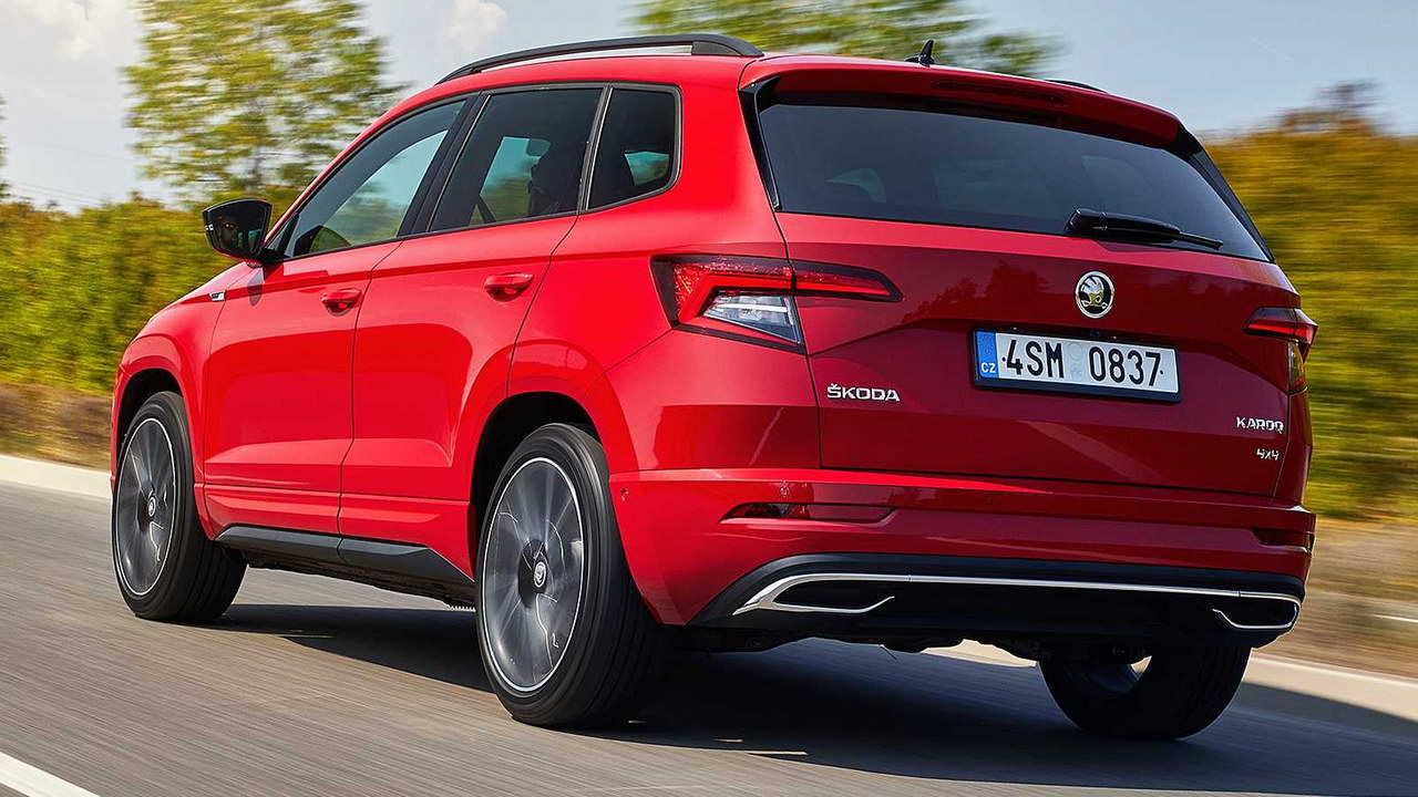 Оновлений кросовер Skoda Karoq розкрився в перших зображеннях