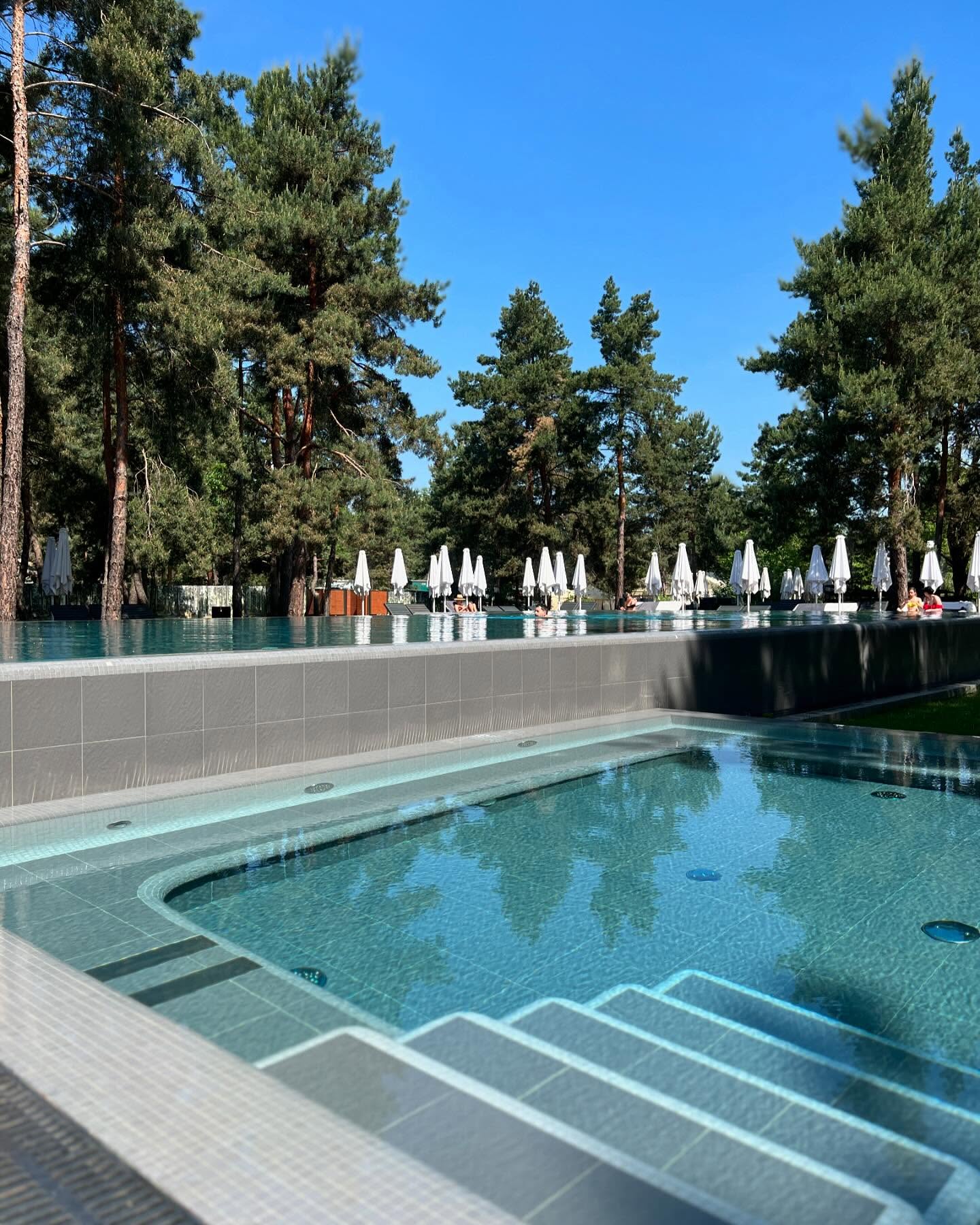 10 заміських будинків і комплексів для відпочинку під Києвом: скільки коштує оренда та як дістатися