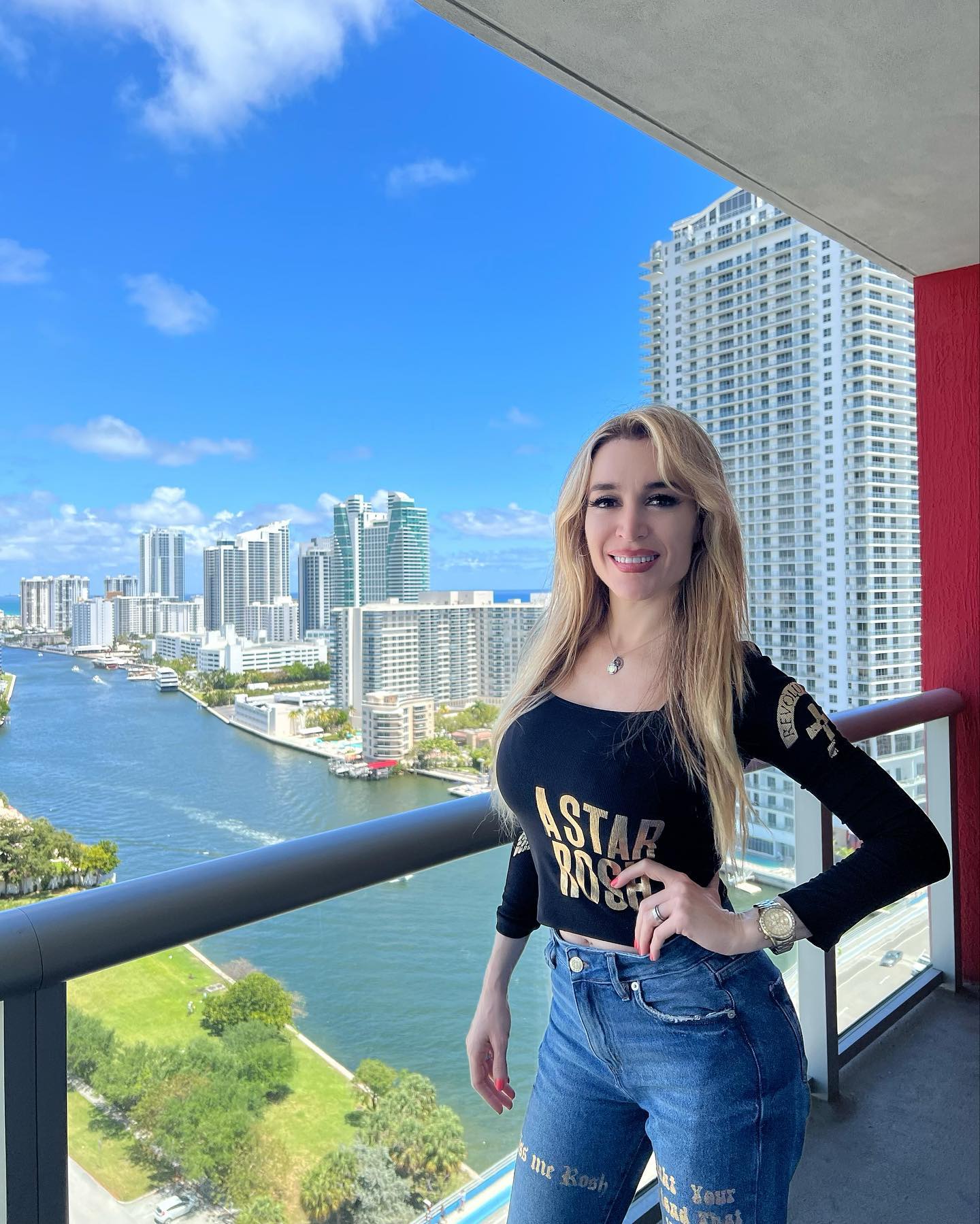 Фатима Флорес. Что известно о женщине, с которой встречается новый президент Аргентины Хавьер Милей