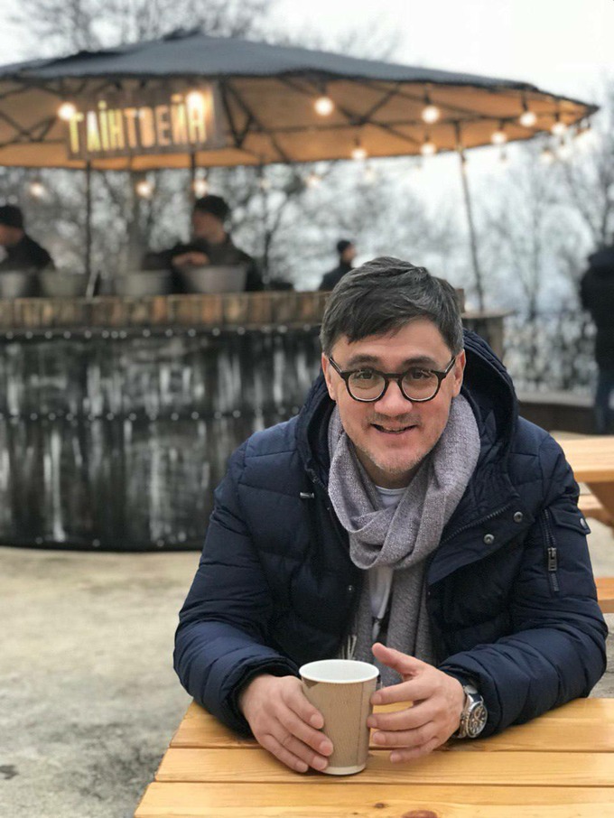 В Узбекистане провели "спецоперацию" по снятию флага Украины с балкона. Местных взбесило "постыдное шоу" (фото)