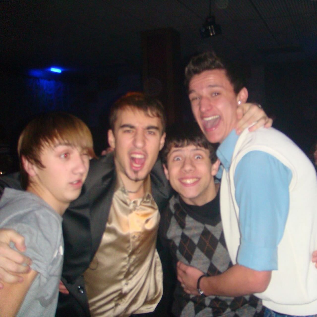 "Мурахи по тілу від радощів". Тарас Цимбалюк показав, який мав вигляд у шкільні роки (фото)