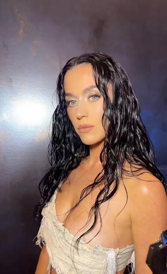 Внезапно и неожиданно. В возрасте 34 лет умер известный стилист, которого обожали топ-звезды