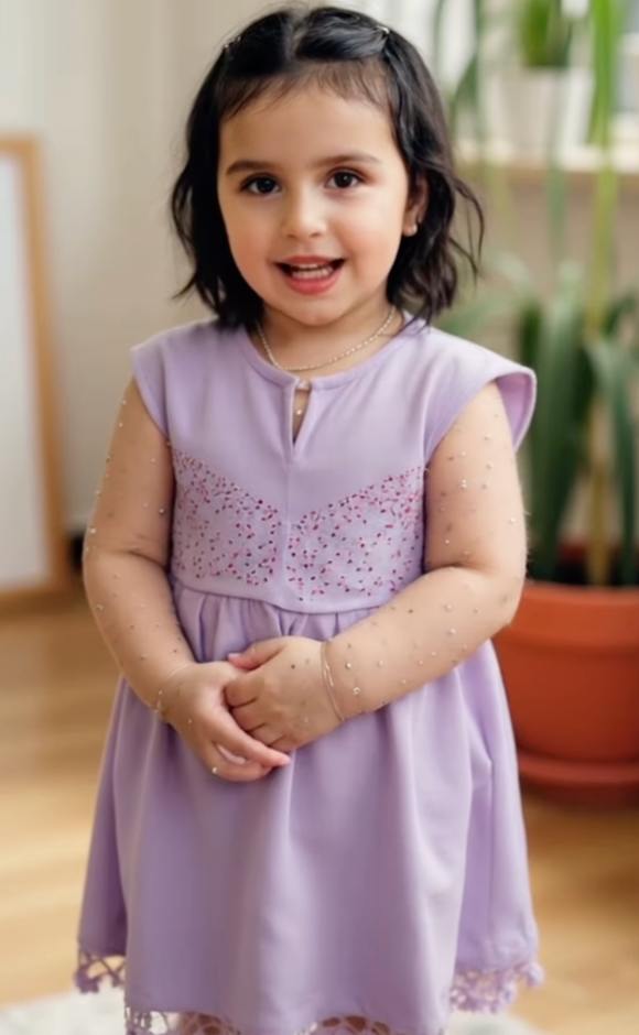 "Маленькі" Кароль, Пивоваров, Джамала та інші зірки розчулили мережу. ШІ створив неймовірне відео