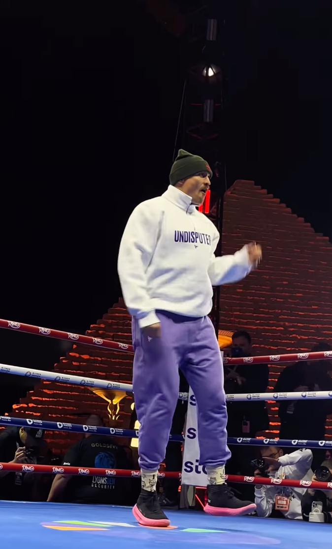 Бій Усика з Ф'юрі. Пивоваров потужно виступив на відкритому тренуванні (відео)