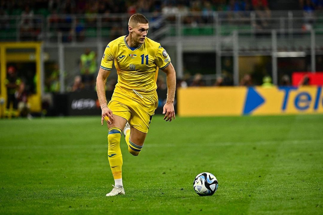 Артем Довбик номінований на "Золотий м'яч". Мессі і Роналду у списку немає